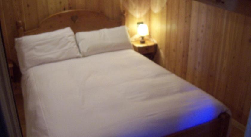 L' Aroula Rooms & Restaurant Champoluc Zimmer foto